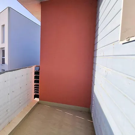 Lumineux Avec Balcon Pres De La Plage, Parking, Wifi - Fr-1-825-51 Apartment *