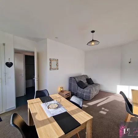 Lumineux Avec Balcon Pres De La Plage, Parking, Wifi - Fr-1-825-51 La Rochelle (Charente-Maritime)